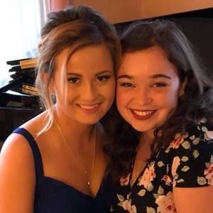 Meet your Posher, Chloe